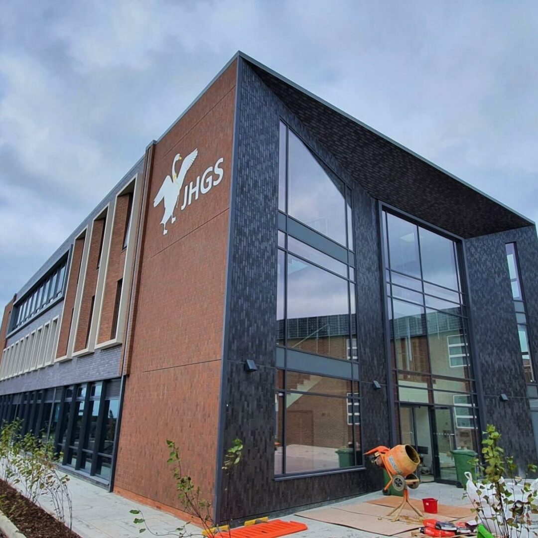 9211-JHGS-Feature-scaled (1) 9211-JHGS-Feature-scaled (1)